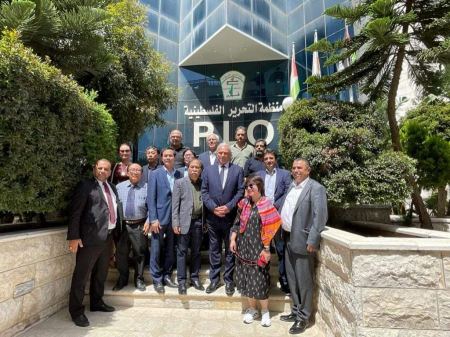 د. زياد أبو عمرو يلتقي وفد اتحاد كتّاب فيتنام